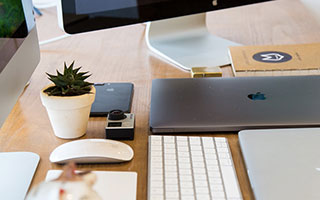 英国七人制橄榄球比赛精彩对抗引发关注，七人橄榄球是英式橄榄球的一种吗