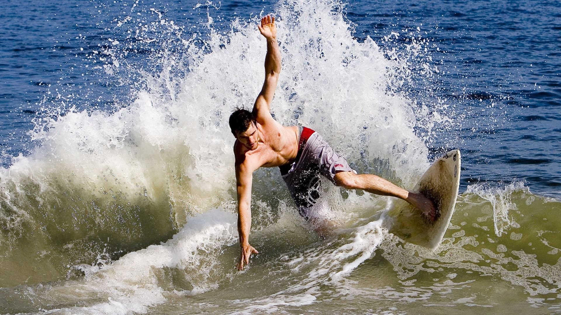 锡安左腿筋一级拉伤至少休7–10天,甜蜜惩罚第12季全集